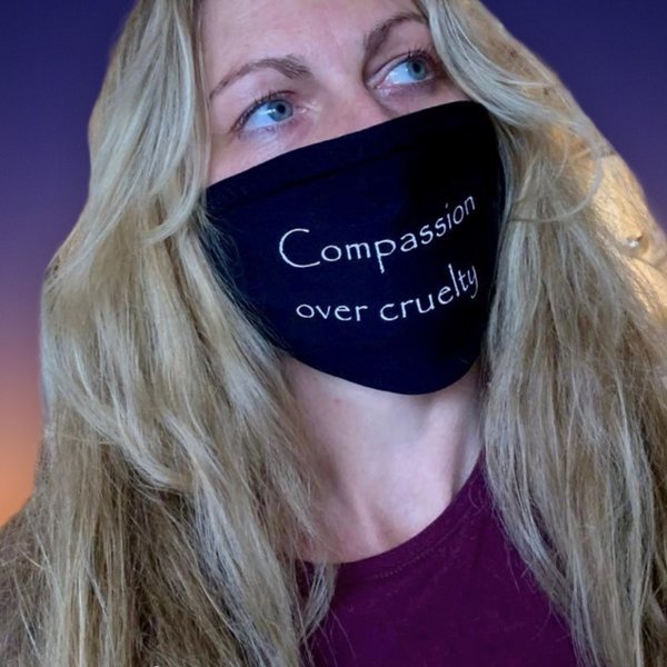 "Compassion over Cruelty" Mund- und Nasenschutz aus 100% Bio Jersey