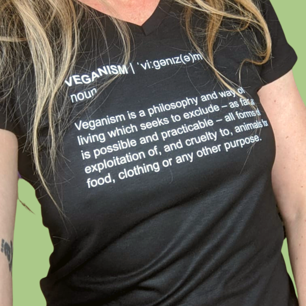 "Veganism" - die Definition für mega Frauen V-Ausschnitt - nachhaltig & Fair